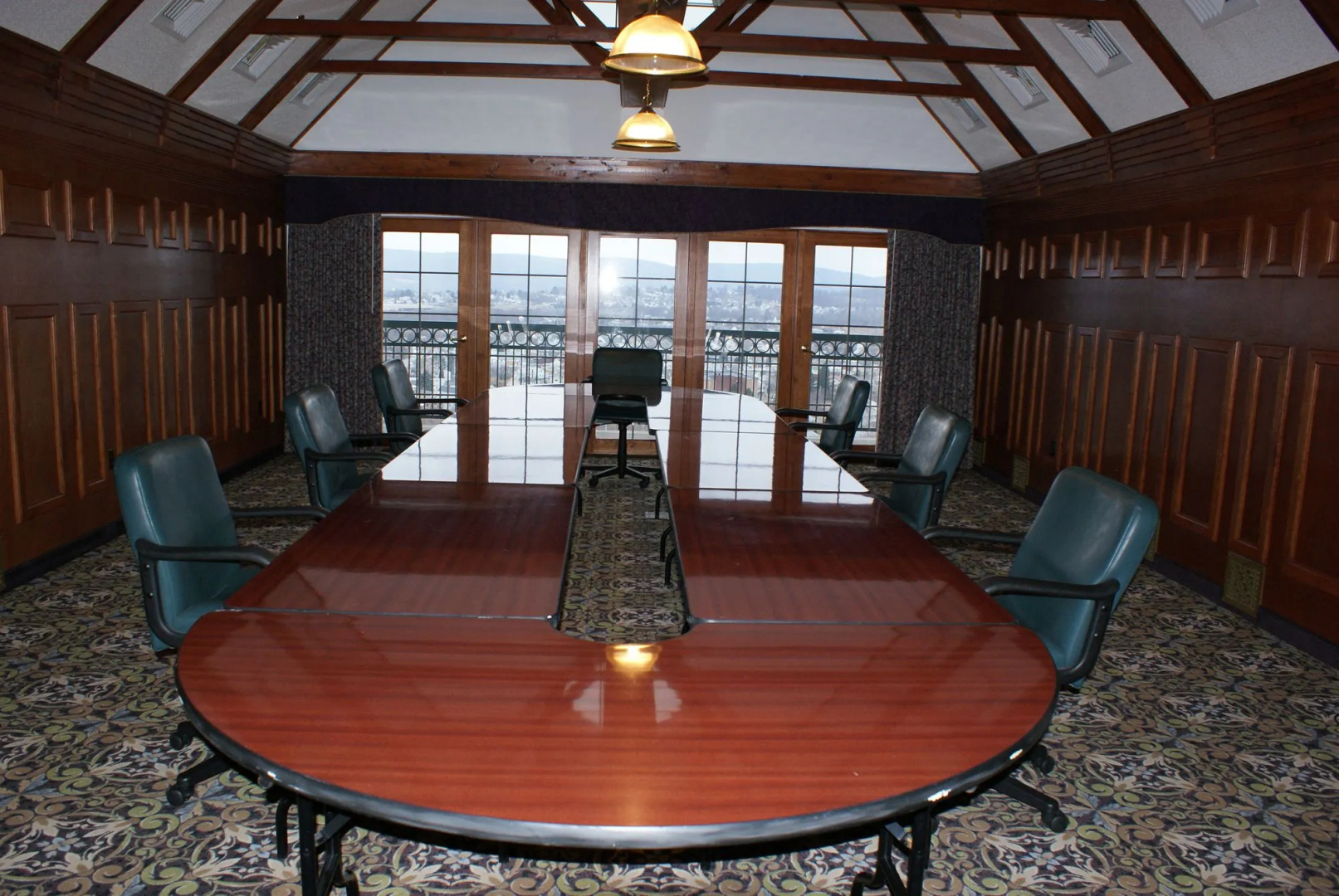 Host Inn All Suites