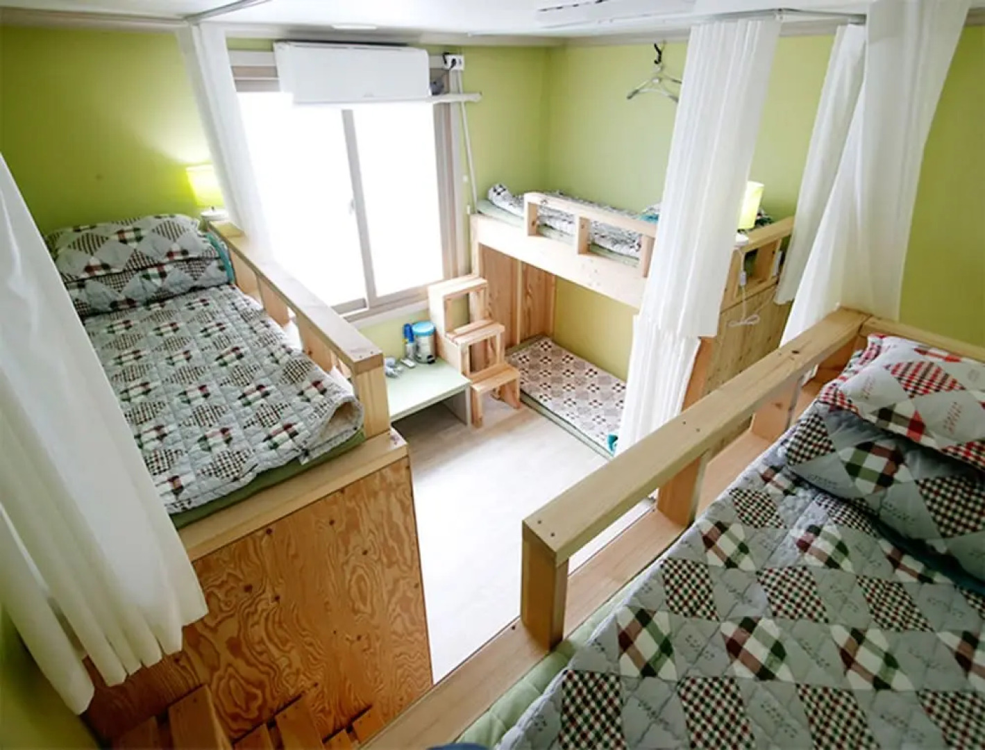 Across the Street Guesthouse - Hostel