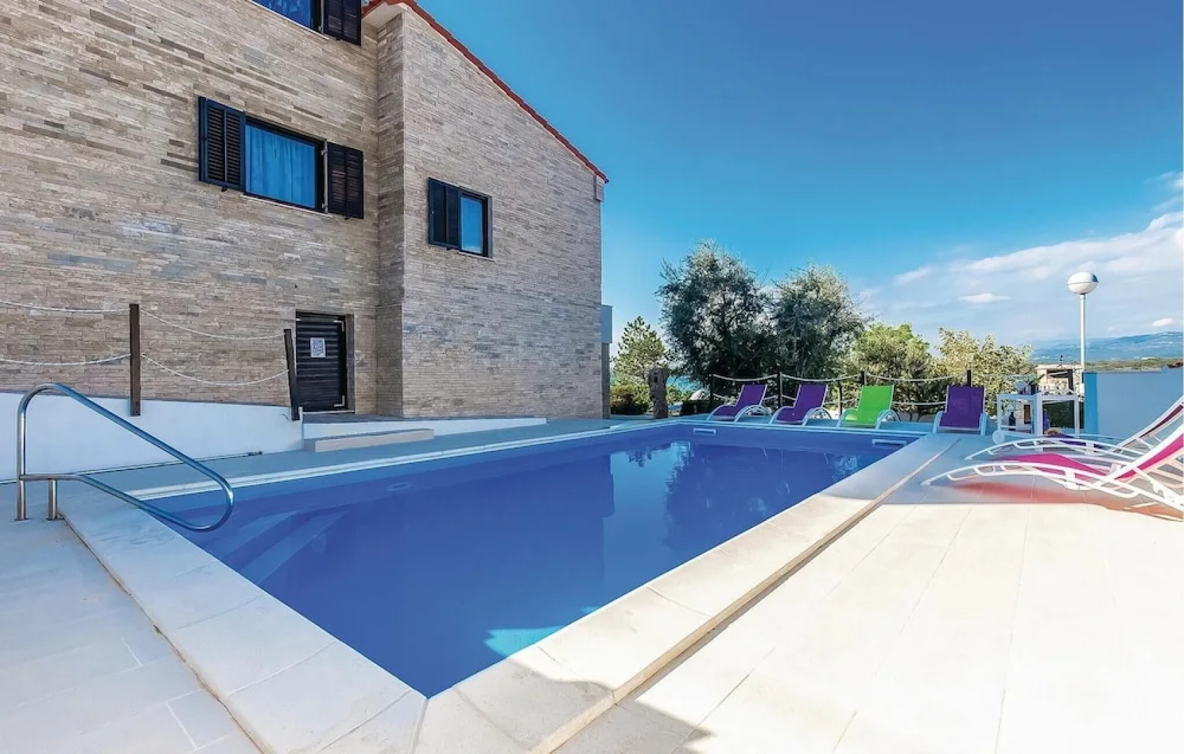 Amazing Home in Klimno With Wifi and 5 Bedrooms
