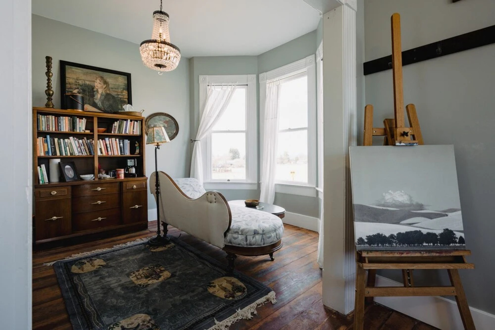 The Gilded Drifter Inn