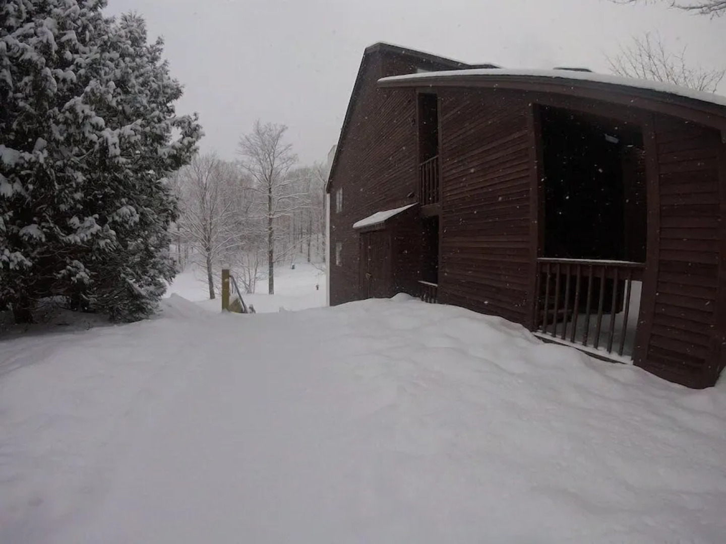 2br With High Ceilings & Private Sauna In Kettle Brook-okemo 2 Bedroom Condo