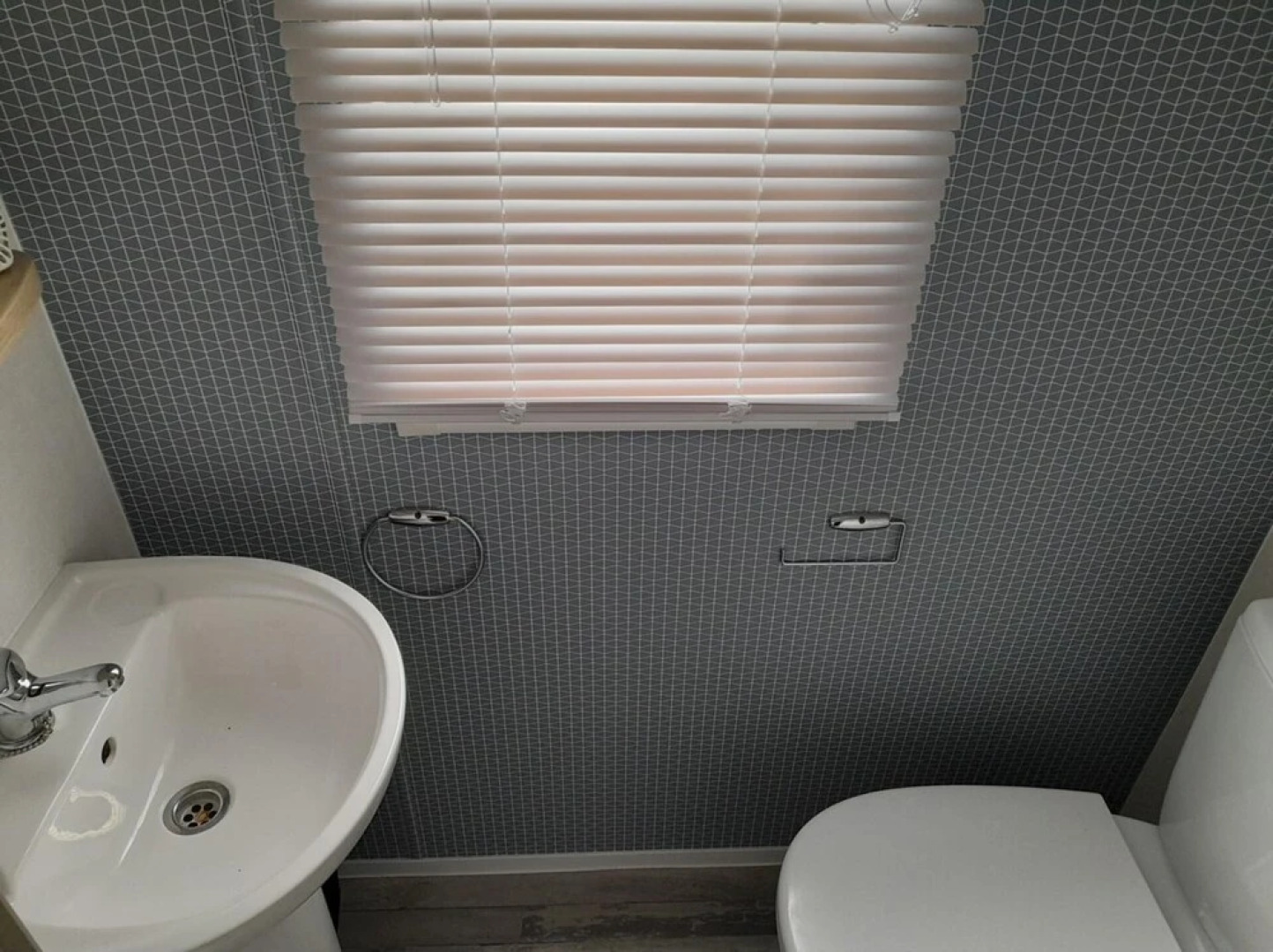 12A Beautiful Lodge Home For Hire 2 Bedrooms