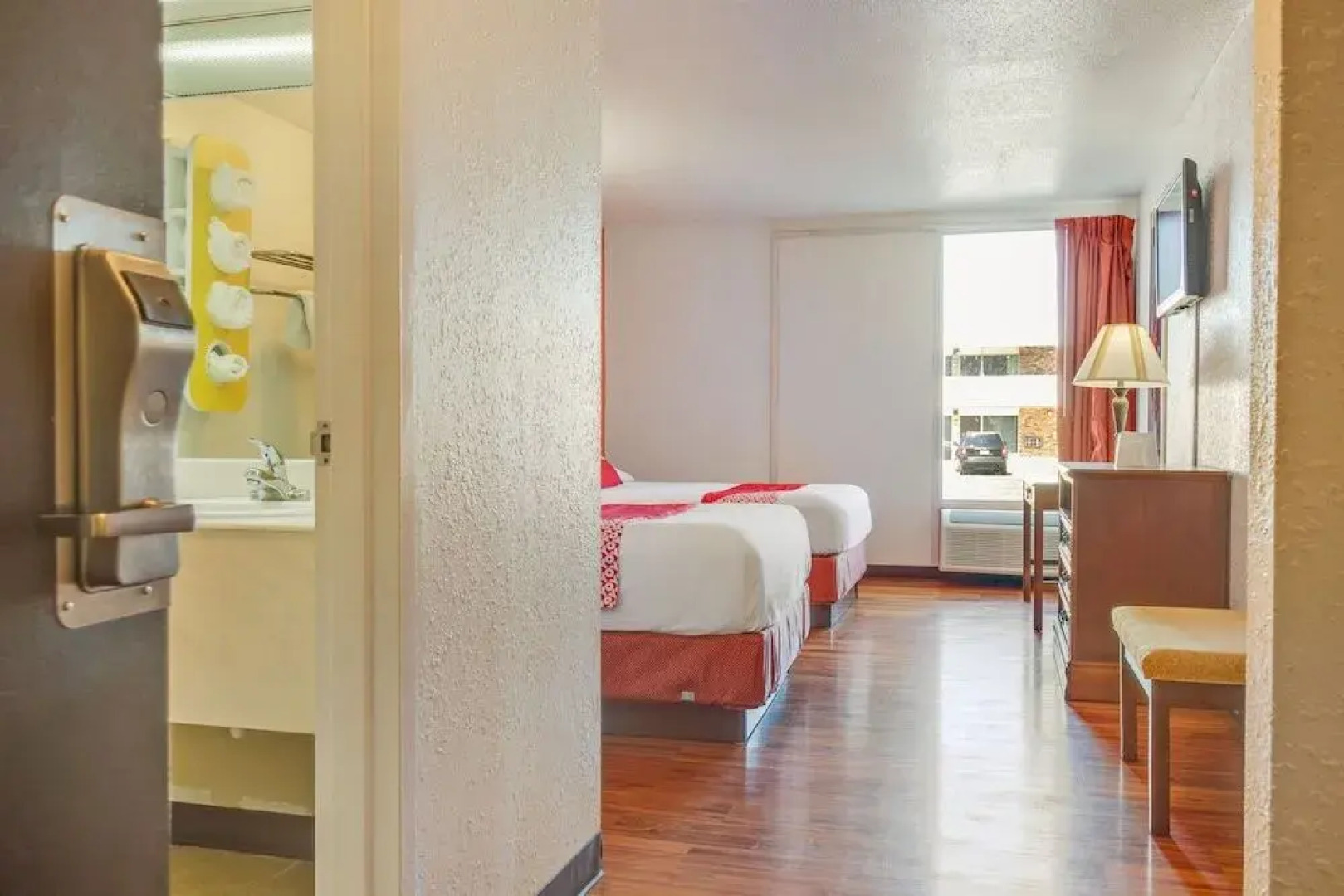 Oyo Hotel Mona Lake Muskegon