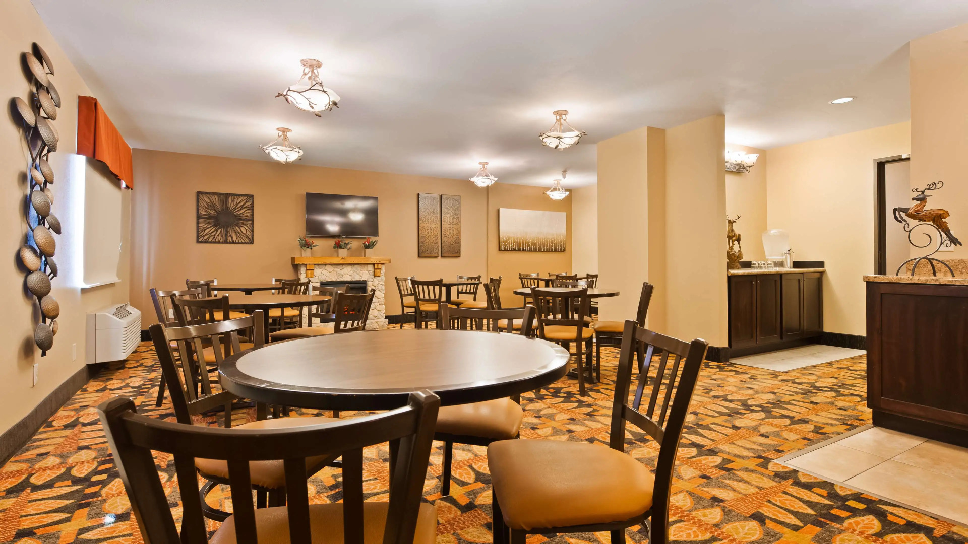 Best Western Plus Deer Park Hotel & Suites