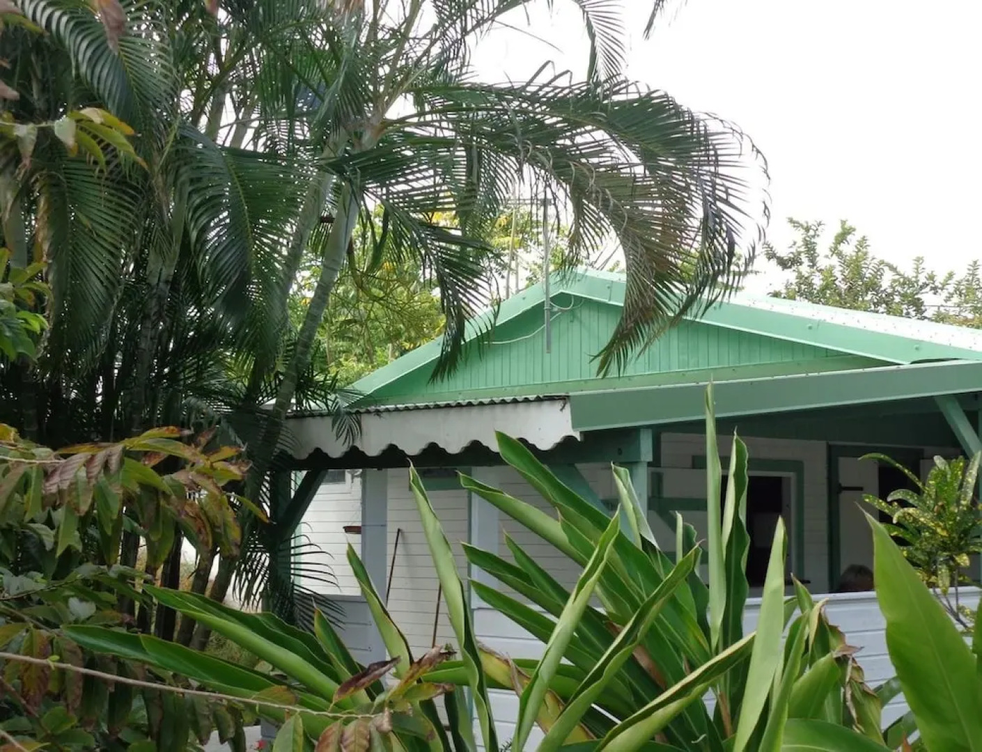 House With 2 Bedrooms in Le Moule, With Pool Access, Furnished Garden