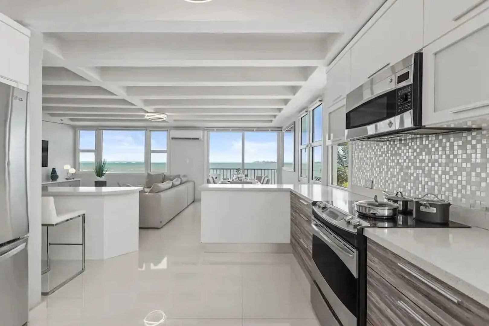 Beach Front  Amapola SeaSide Apt