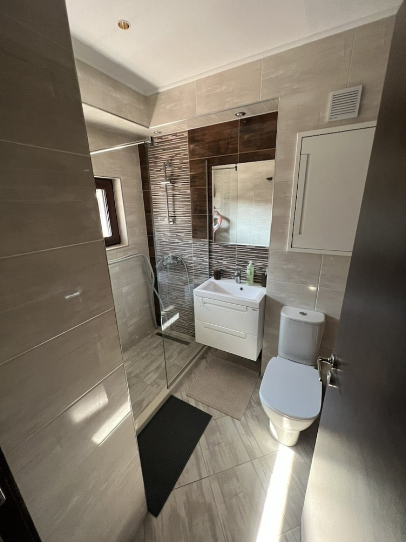 Luxurious Sunset Villa with Pool