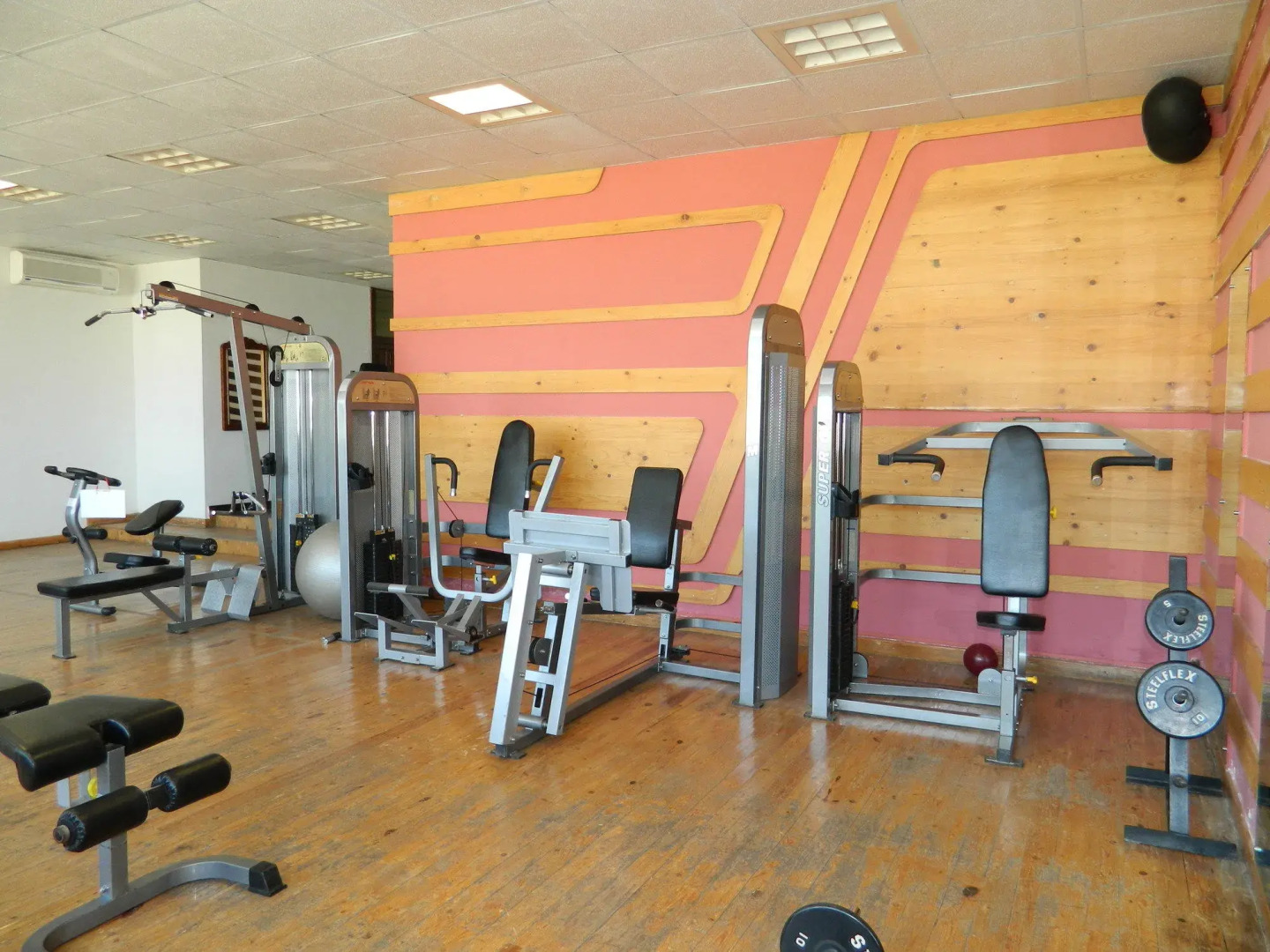 Featherlite Evoma Hotel