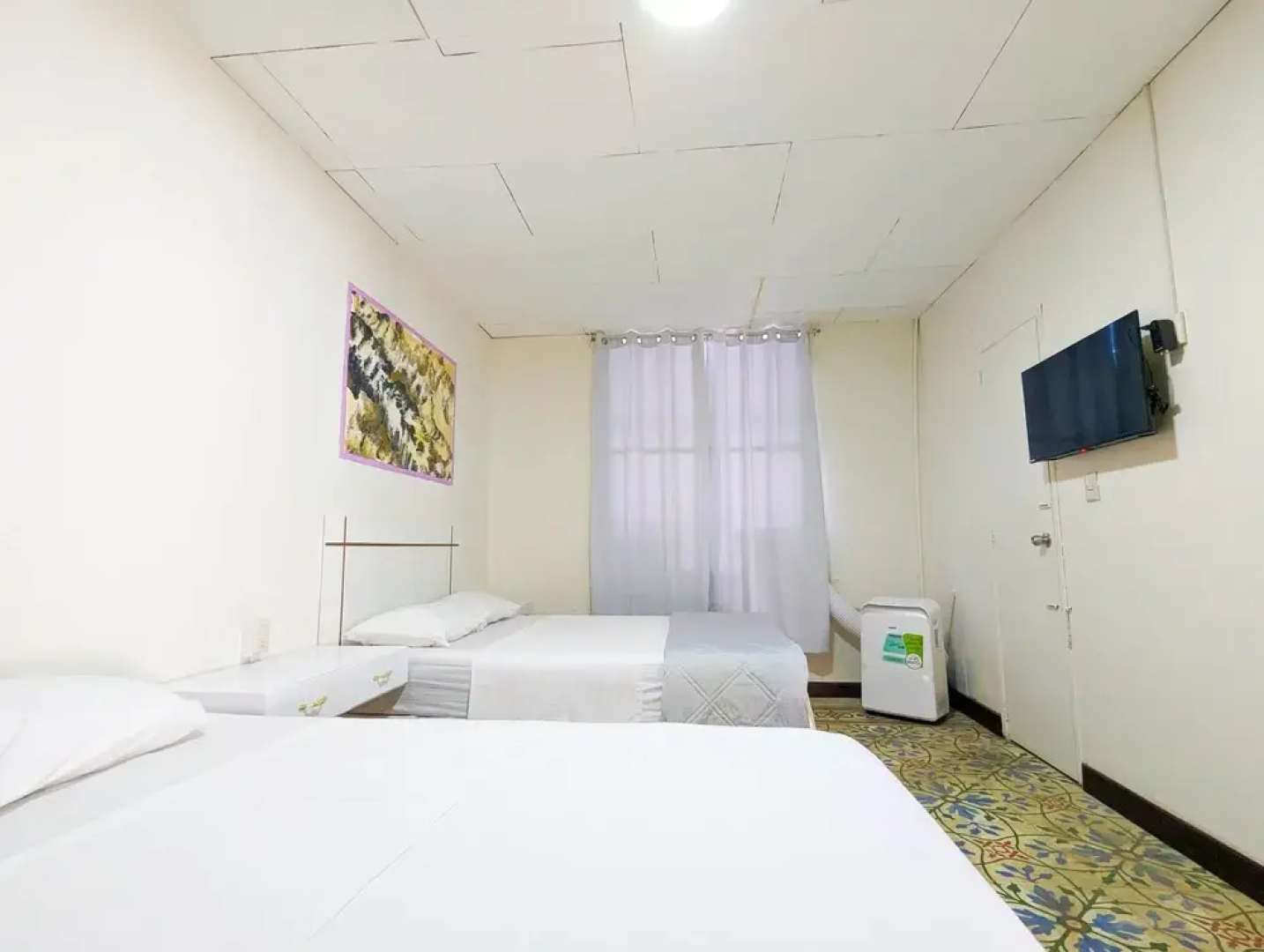 Del Tingo Al Tango Hostal