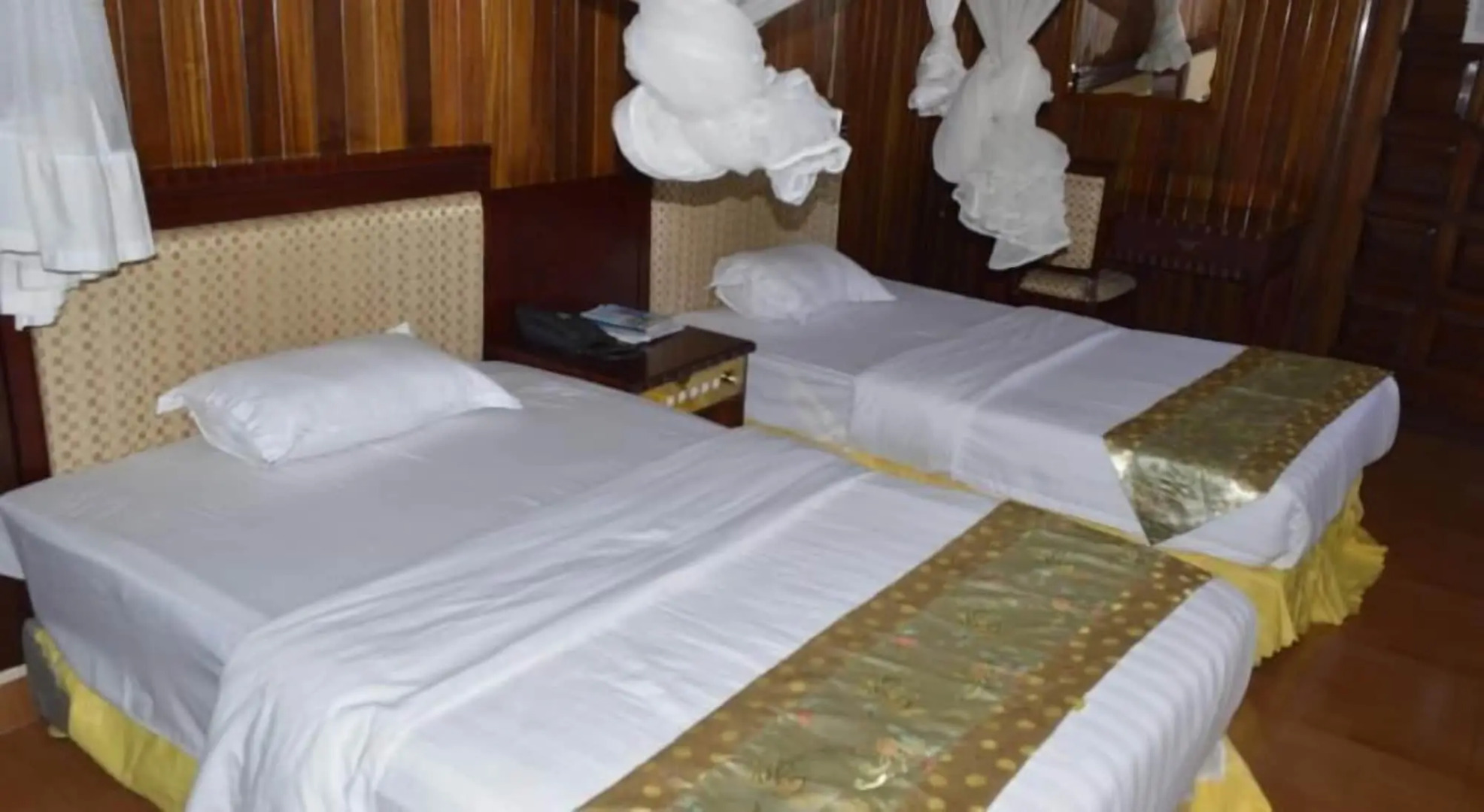 International hotel 2000