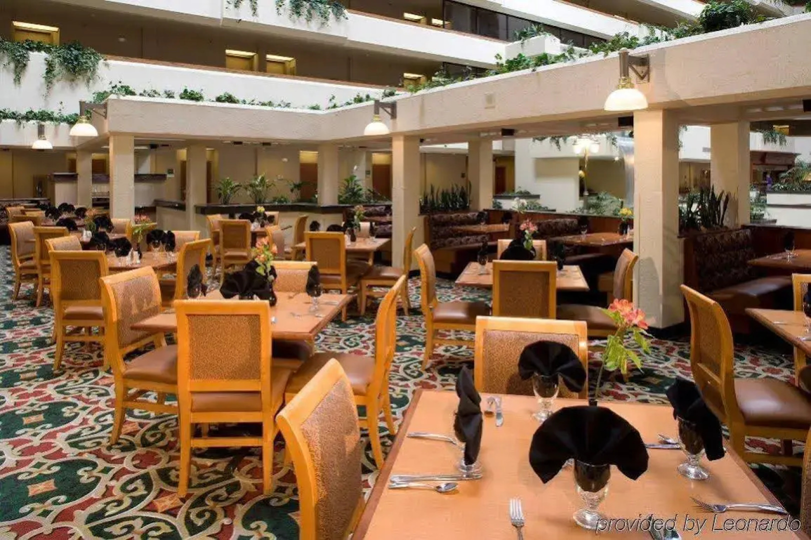 DoubleTree by Hilton Fresno Convention Center