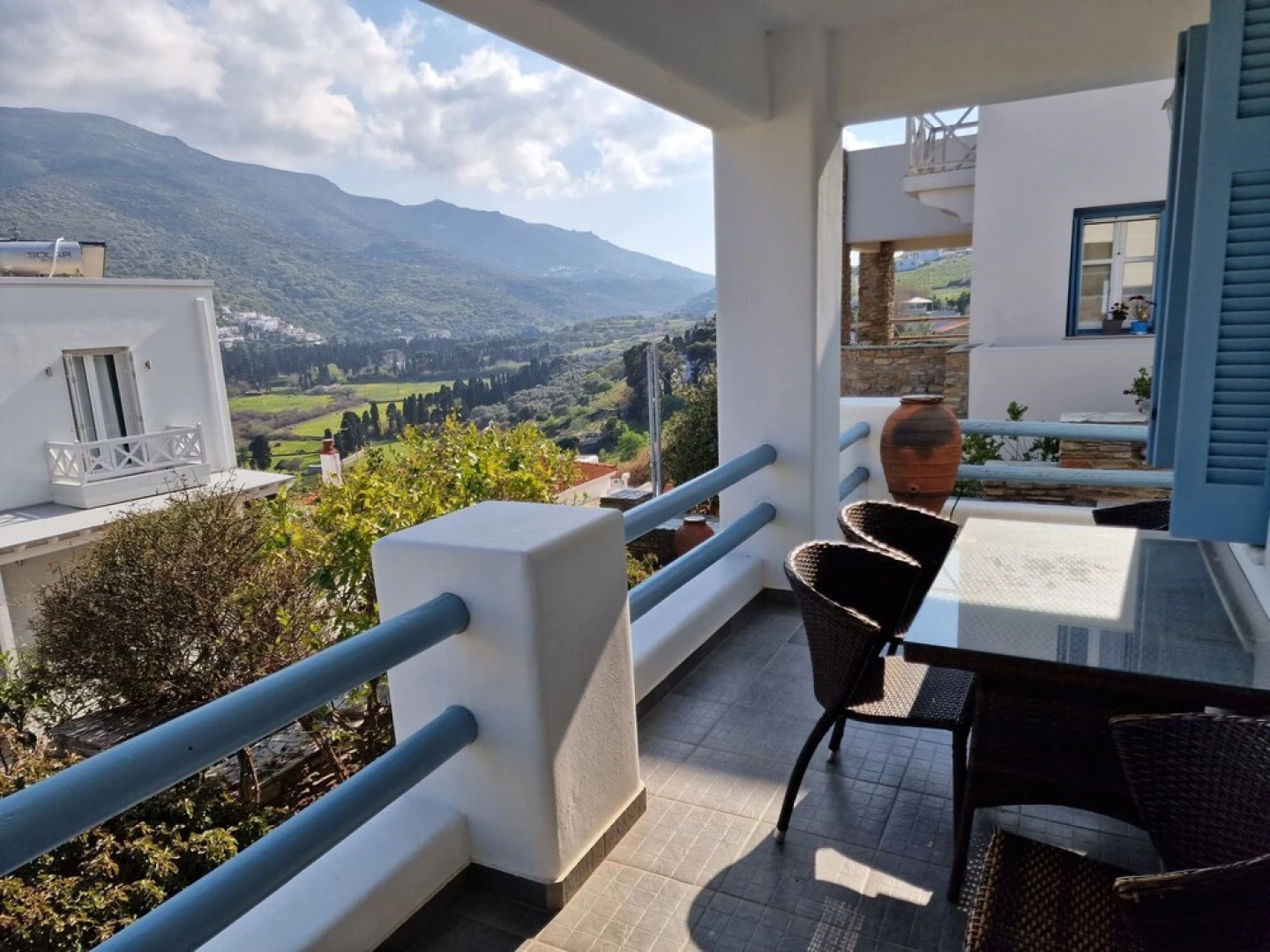 Karaoulanis apartments