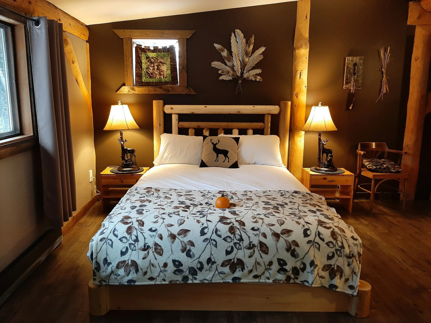 Arctic Divide Inn & Motel