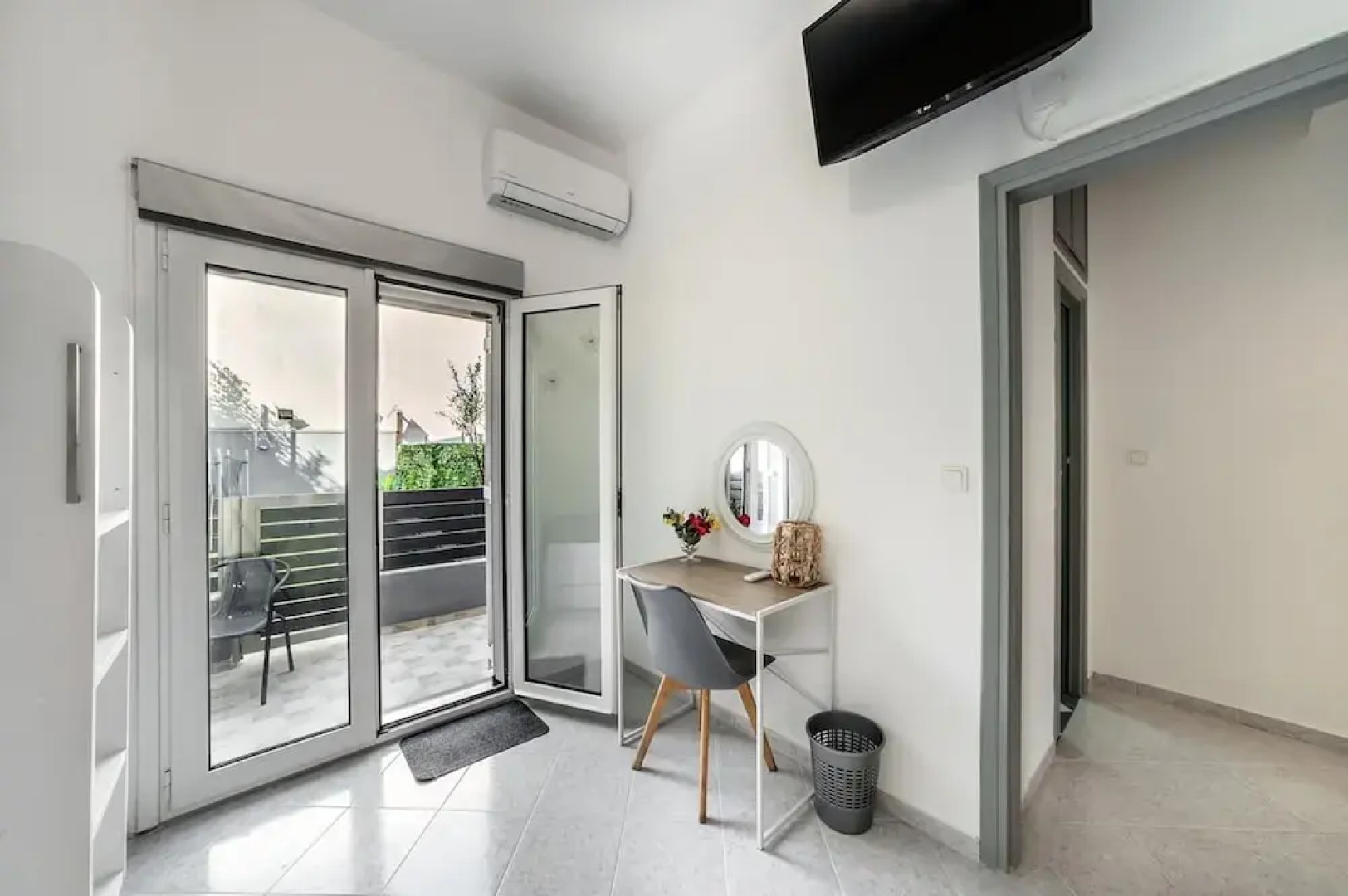 Ariadni Apartment Garden View