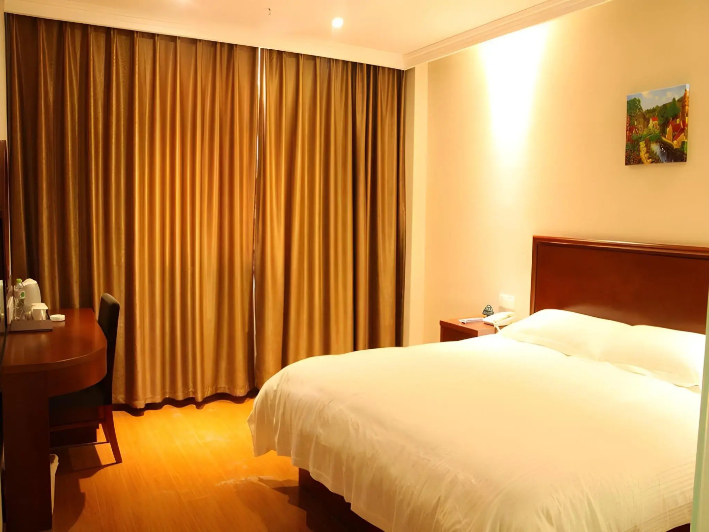 GreenTree Inn Qingdao Development District SDUST Express Hotel