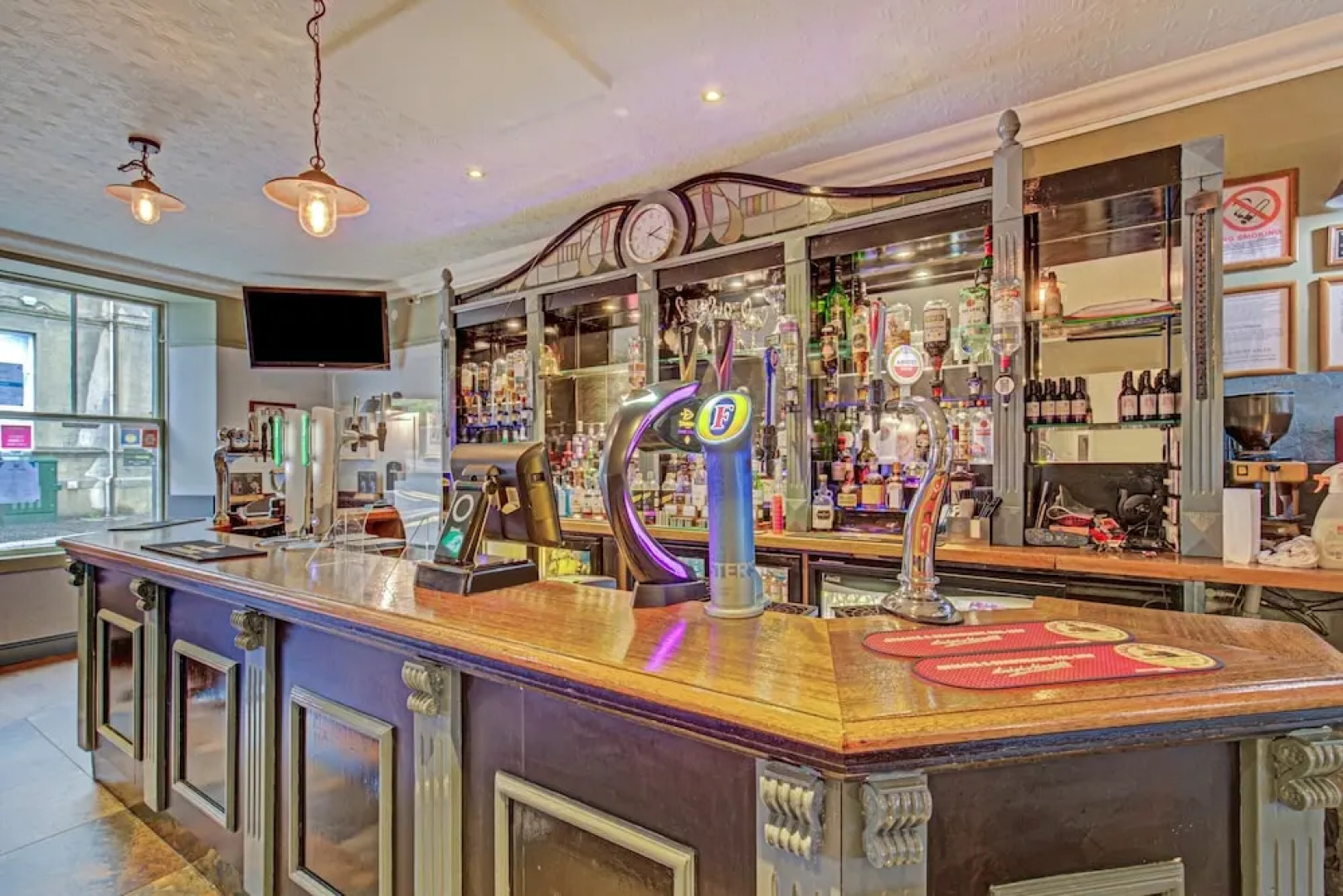 The Kinloch Arms Hotel