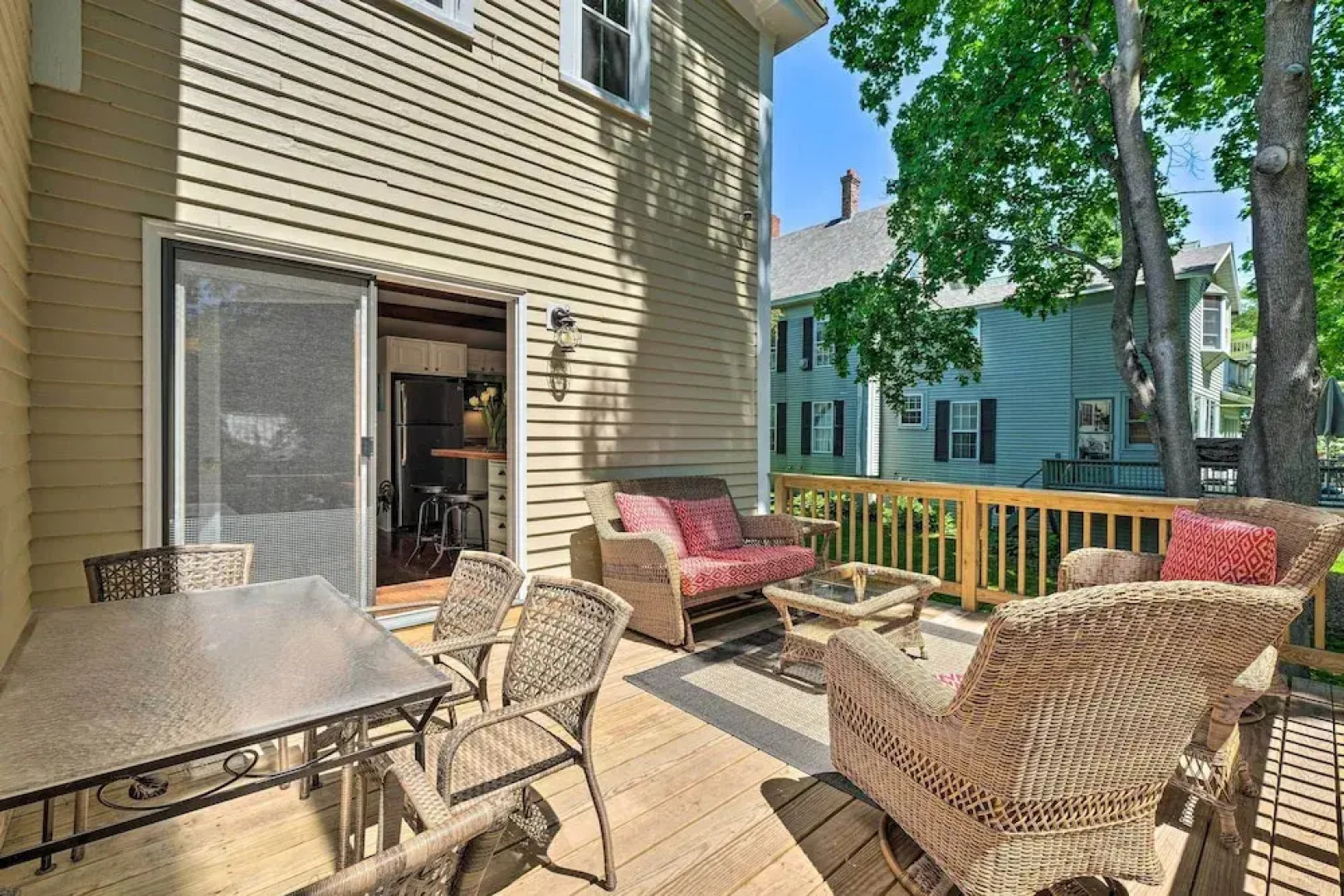 Bright Lake Winnipesaukee Home - Walk to Town