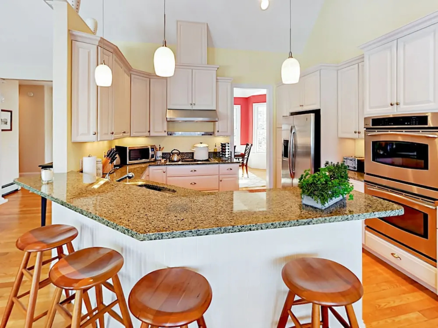 7 Apple Hill Lane Home 3 Bedrooms 2.5 Bathrooms Home