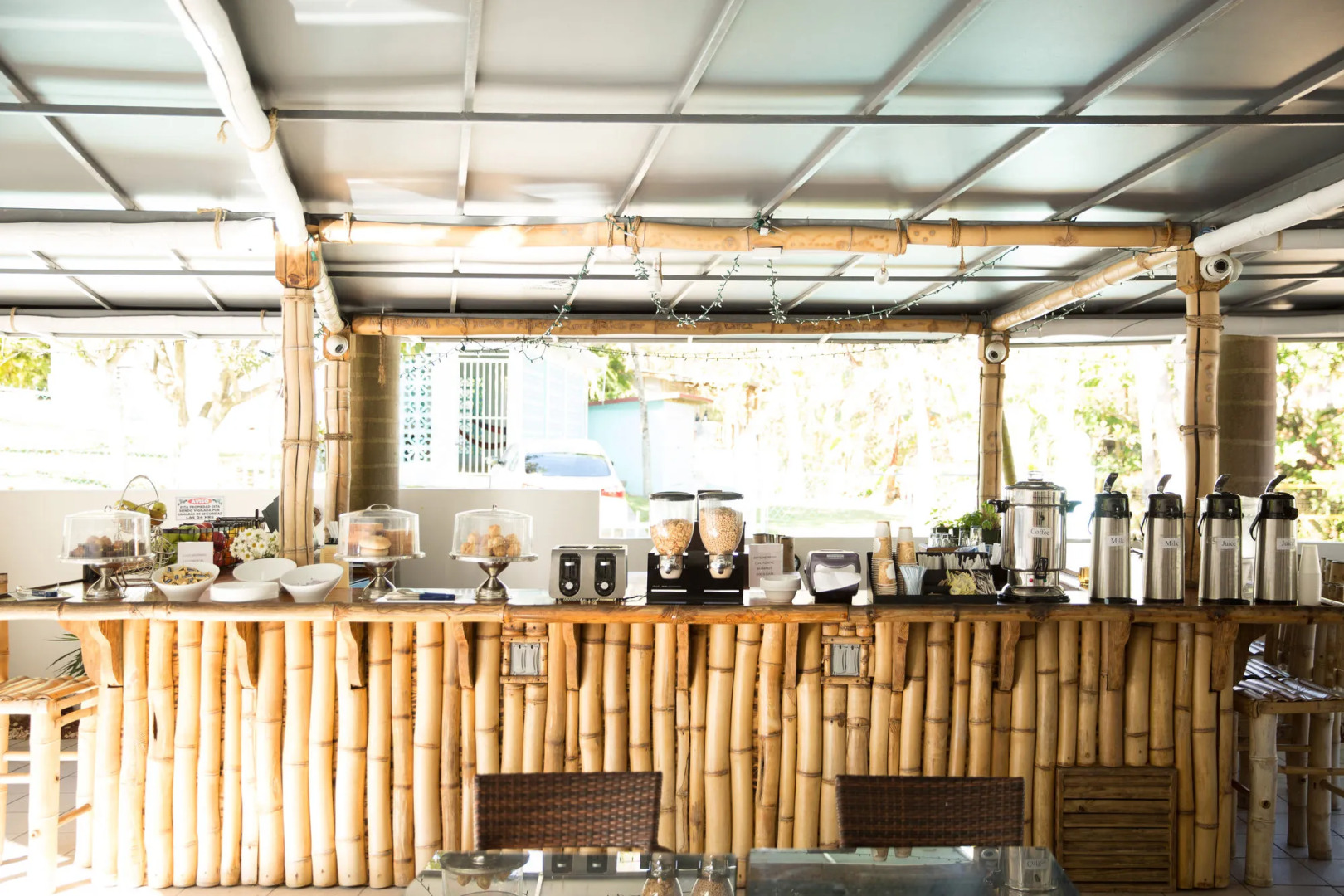 Casa Verde Hotel - Steps to the Beach | Pool, Restaurant & Bar