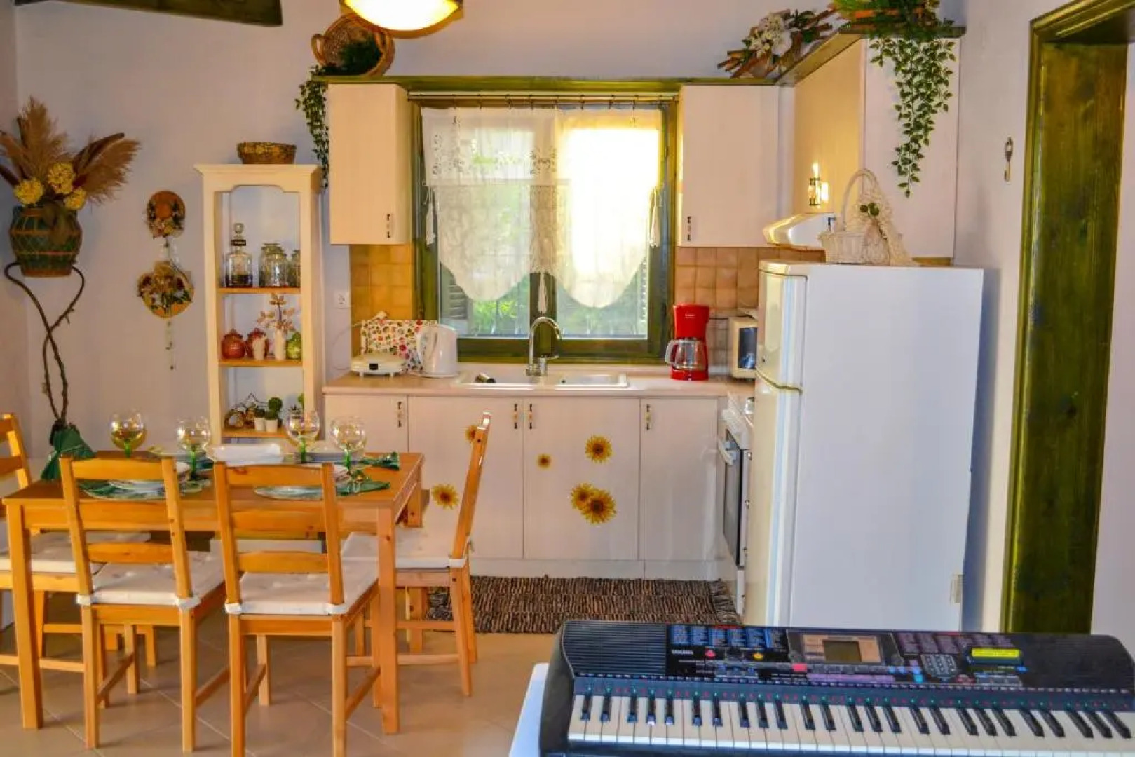 Nikos Stone House 80m from the beach with wifi