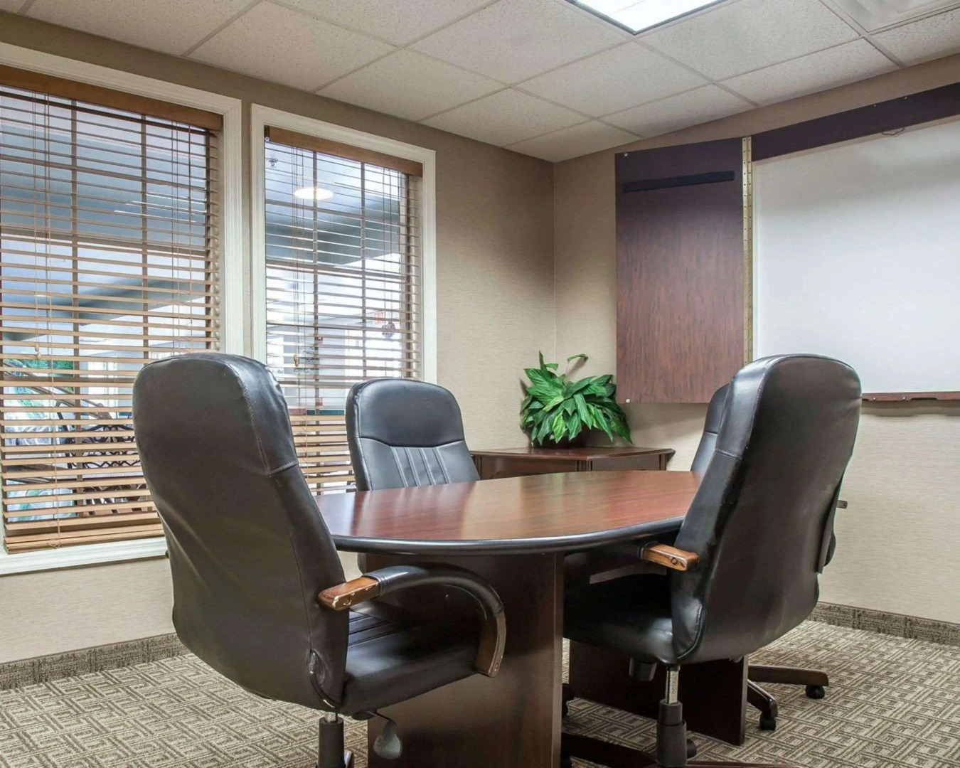 Comfort Inn & Suites Sturbridge - Brimfield