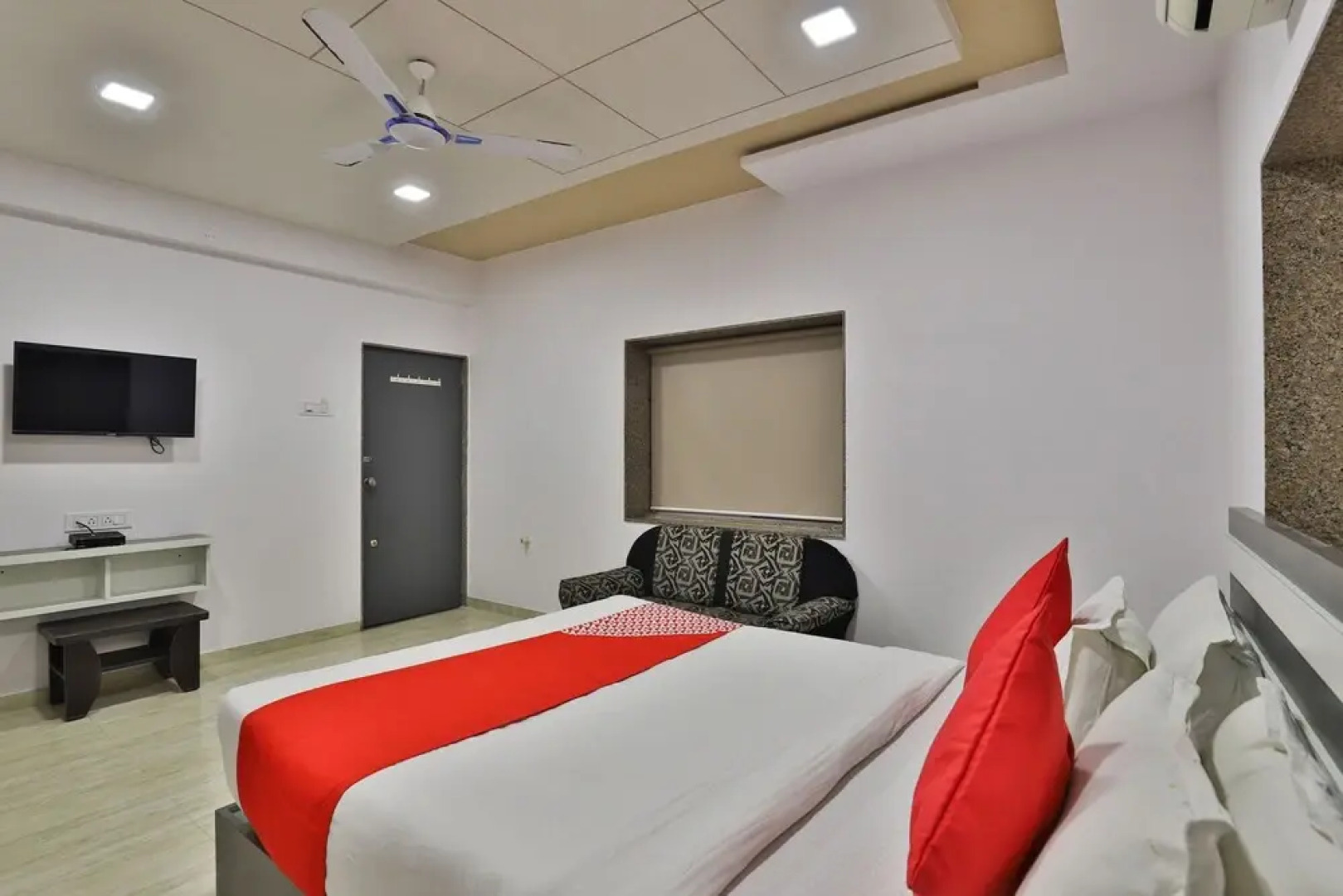 OYO 29155 Village Hotel