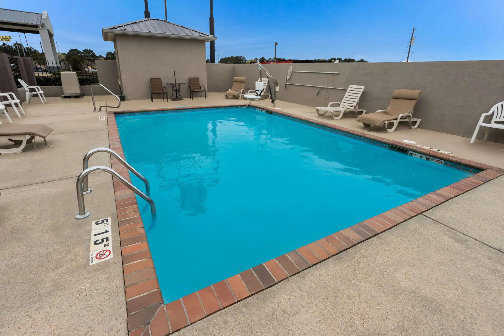 Quality Inn & Suites Pearl - Jackson