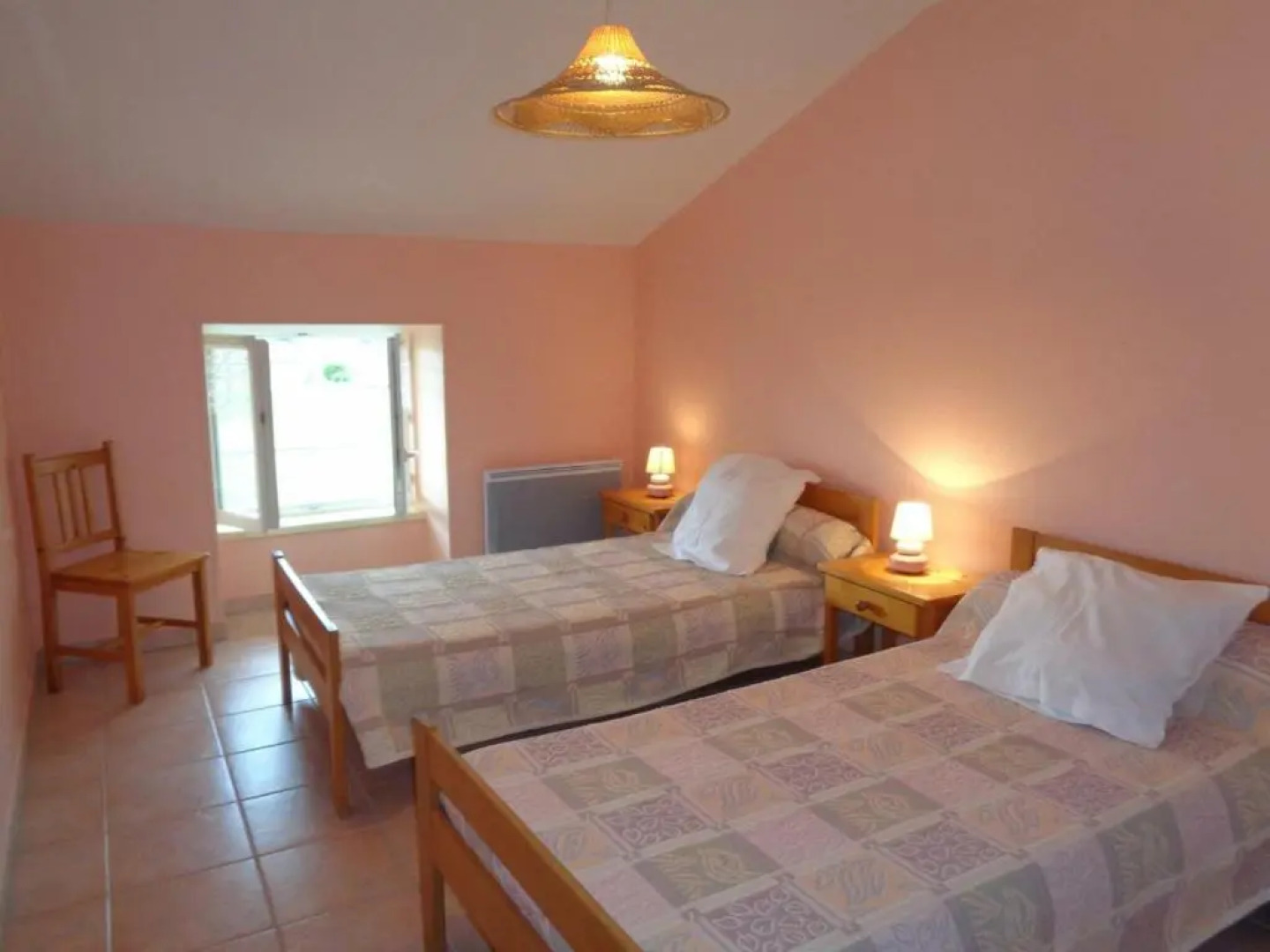 Gîte Saint-Alban-les-Eaux, 3 pièces, 4 personnes - FR-1-496-75