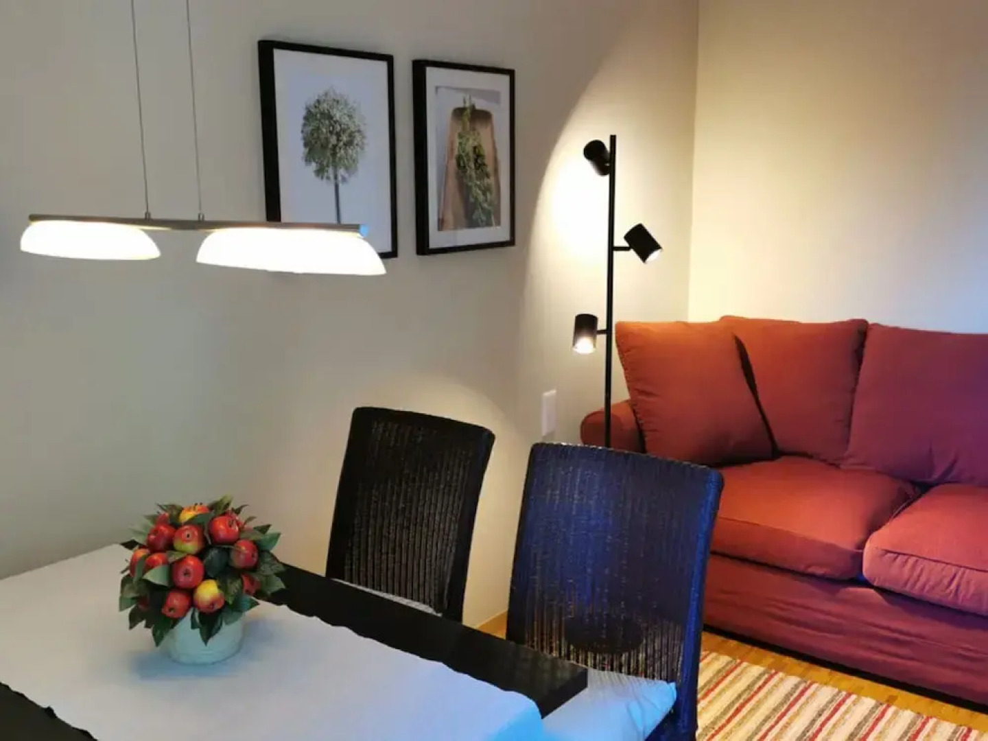 \"country House Flair\"