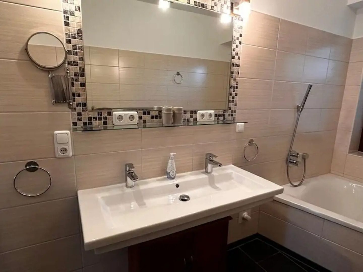 Habel Modern Retreat