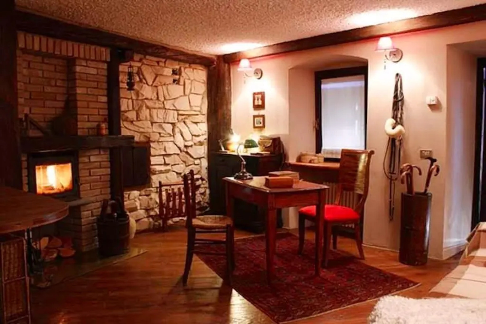 2 bedrooms chalet with enclosed garden and wifi at Gratillon