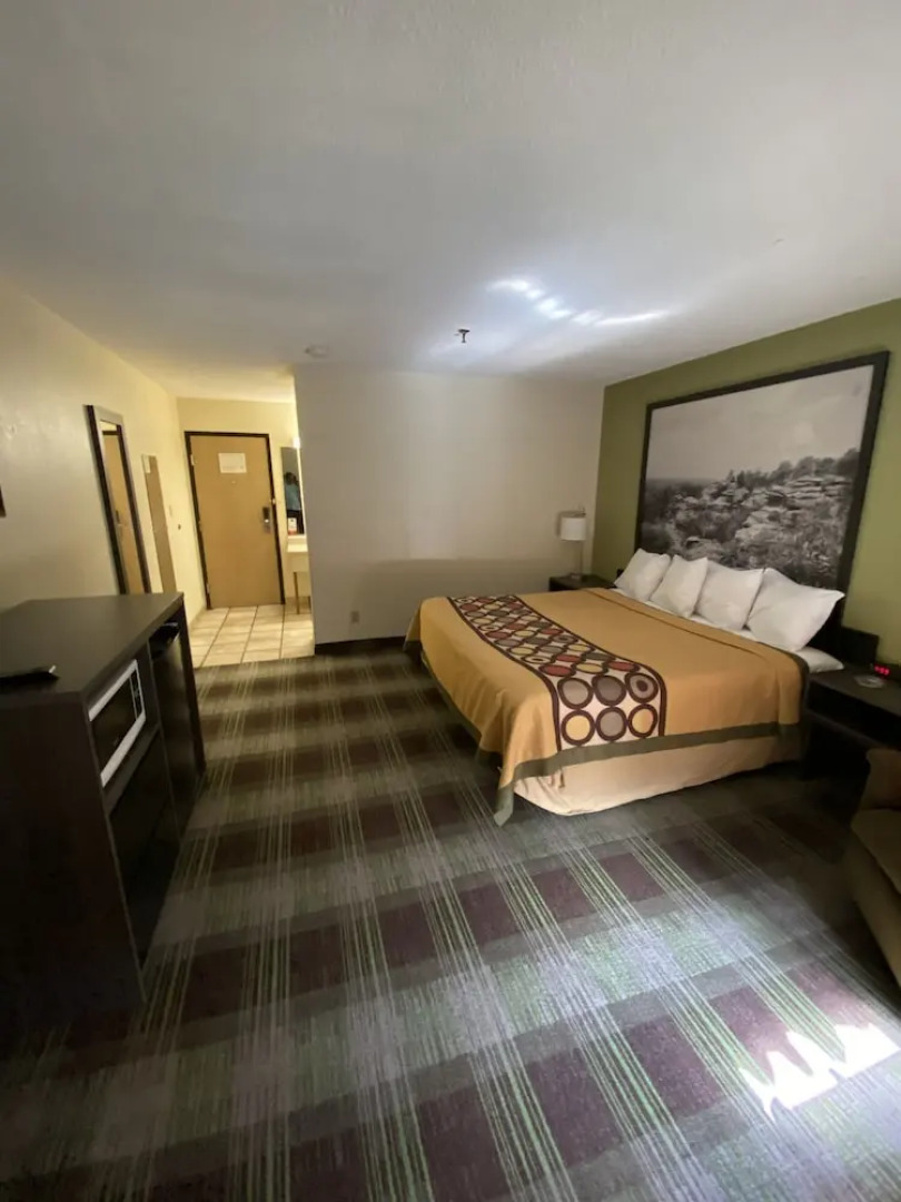 Super 8 Motel - Metropolis