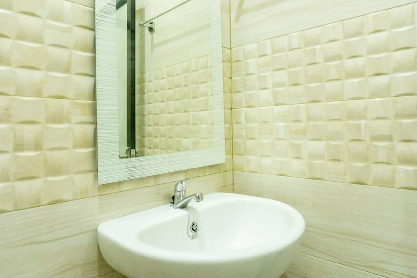 RedDoorz near Benteng Van Den Bosch