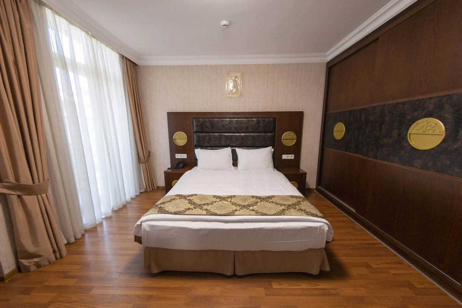 Отель Era Palace