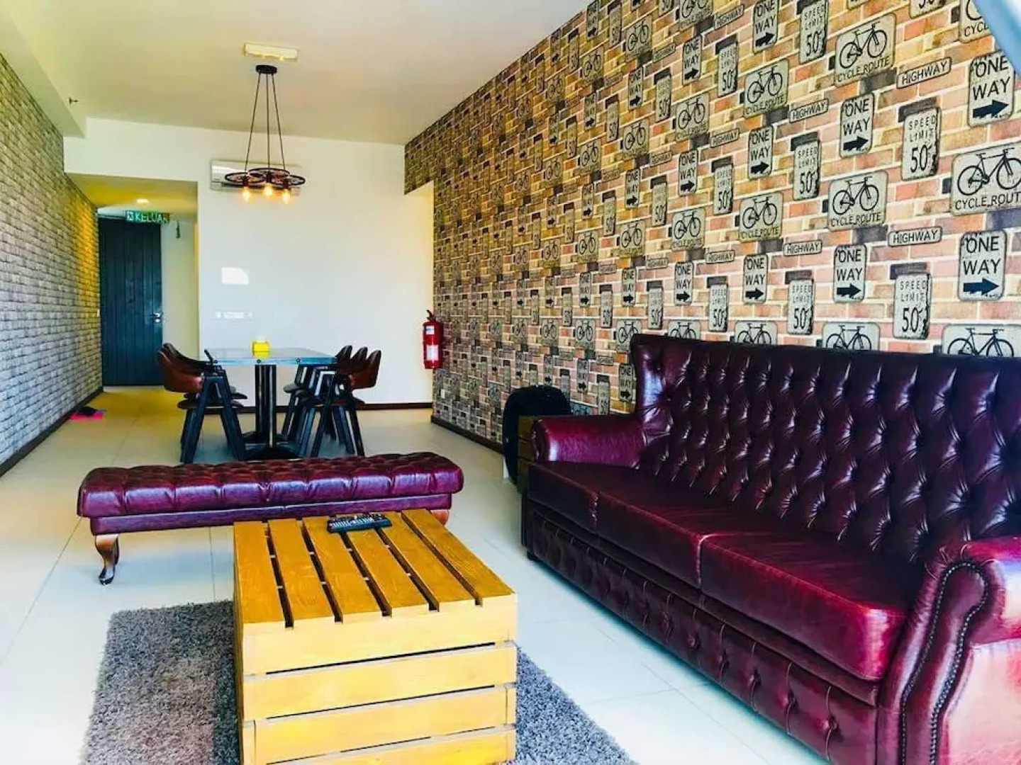 Romantic Mansion at The Landmark