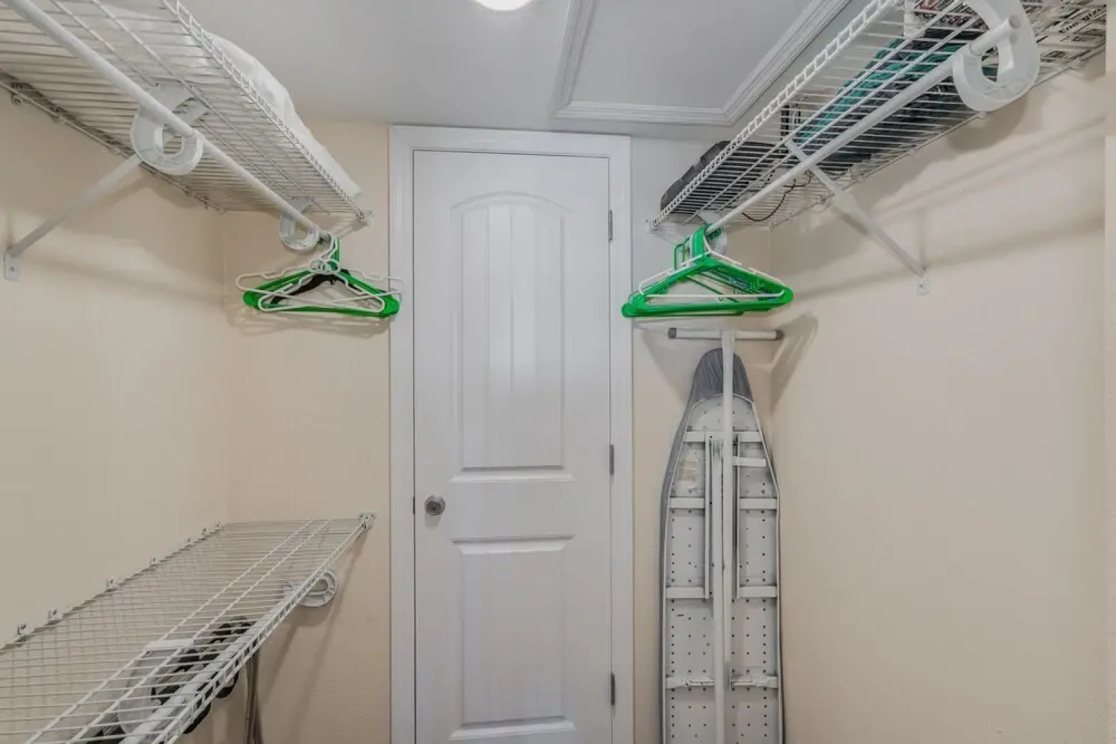 Shorehouse 401 by Vtrips