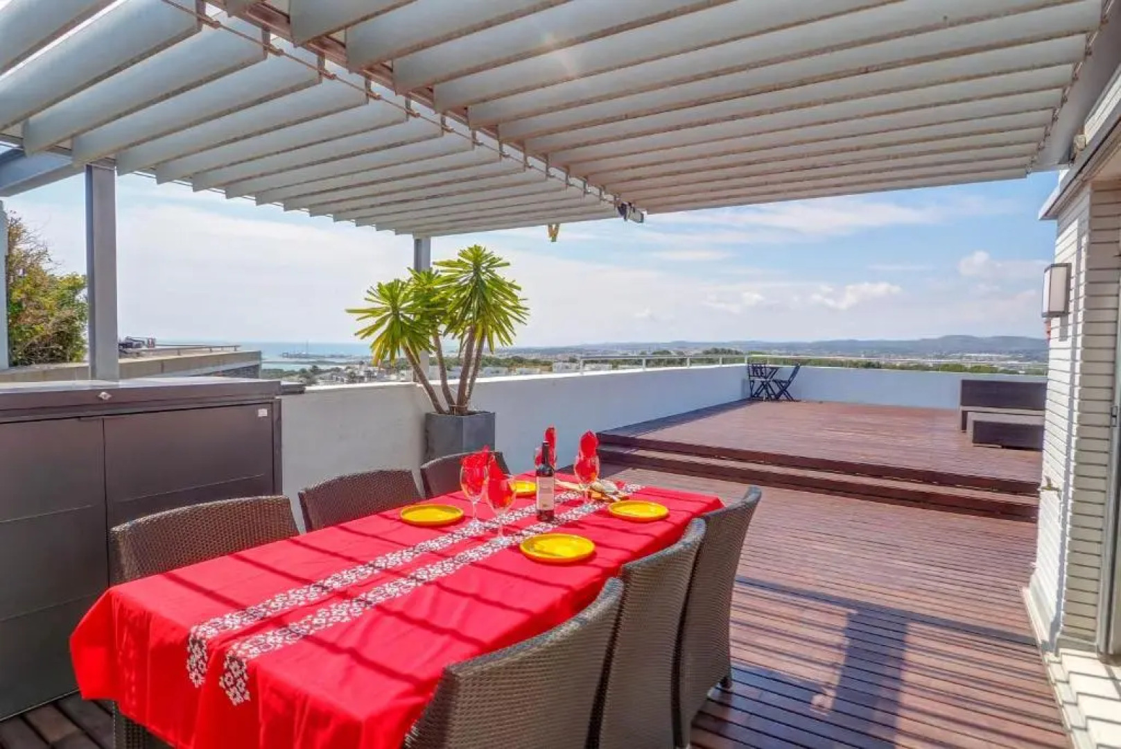 Elora Penthouse with Sea Views by Hello Homes Sitges