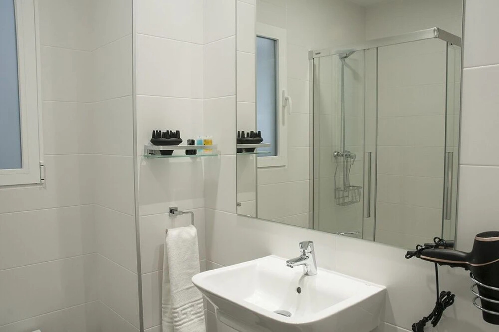 ALQUILAZ. Apartamentos Turísticos.