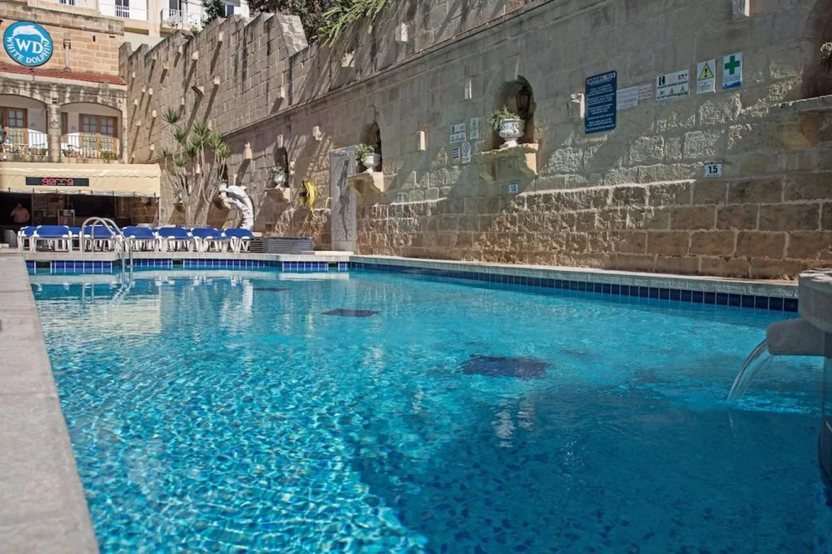 White Dolphin Complex Hotel