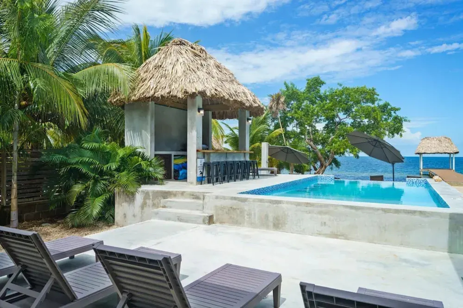 Conmigos 6 Bedroom Beachfront Villa