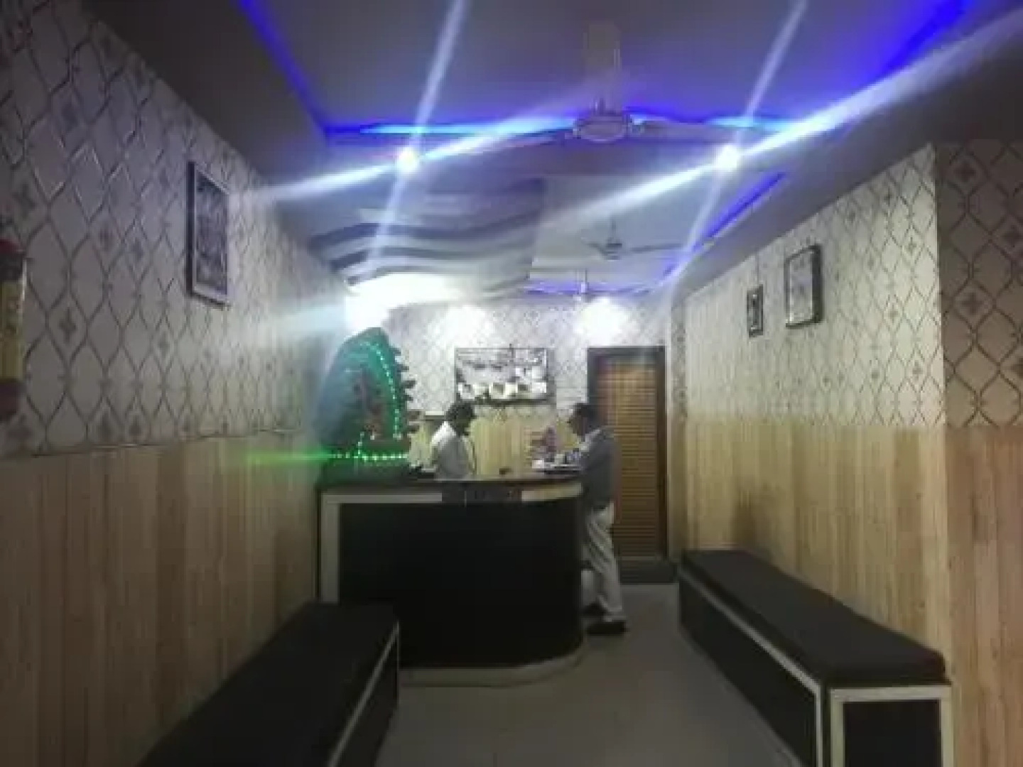 Shri Rajadhiraj Guest House