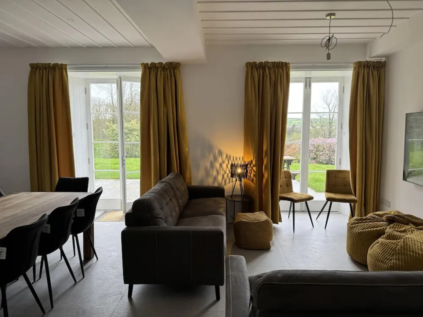 Captivating 5-bed Apartment Near Sion Mills