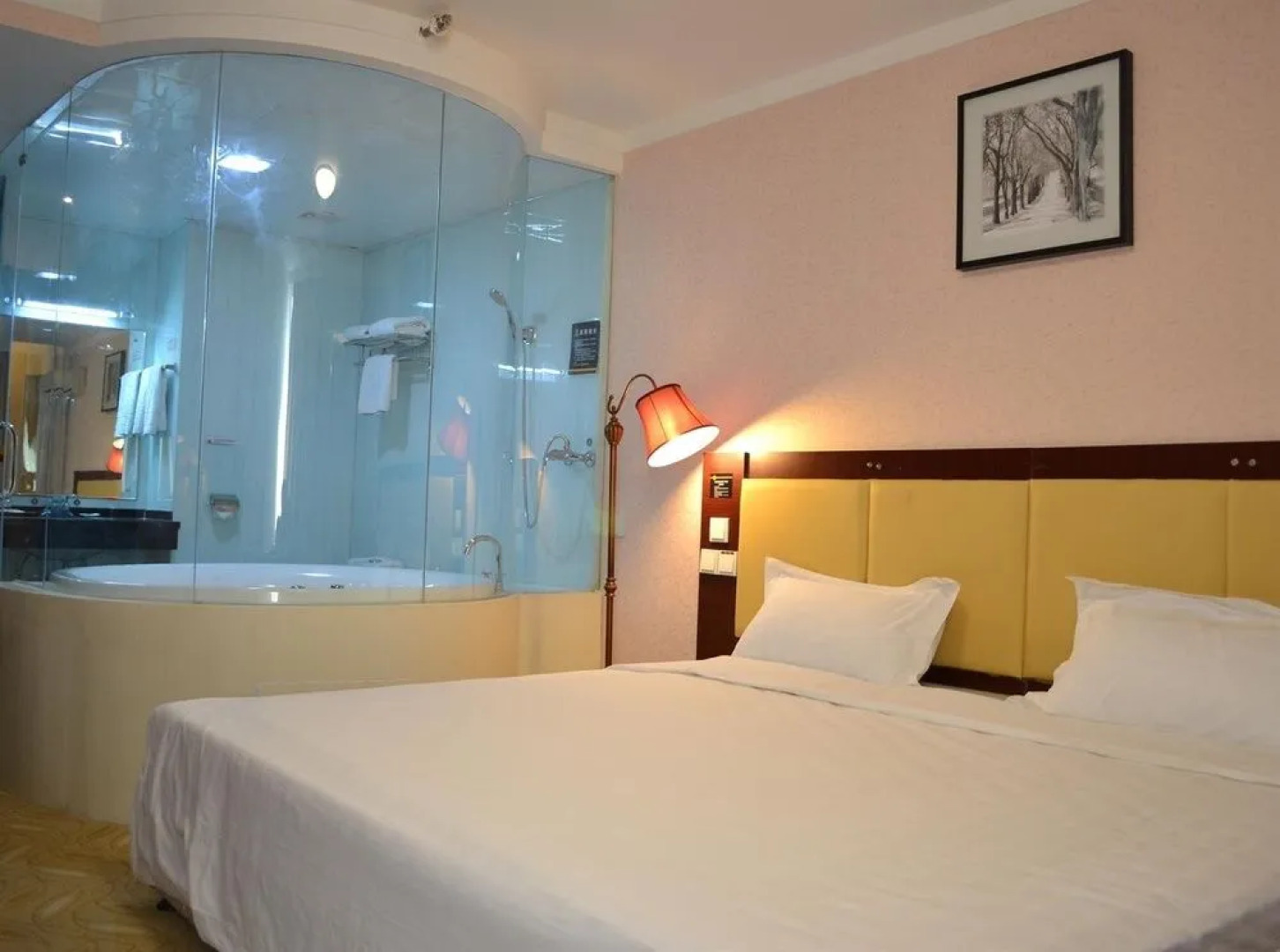 Super 8 Peony Square