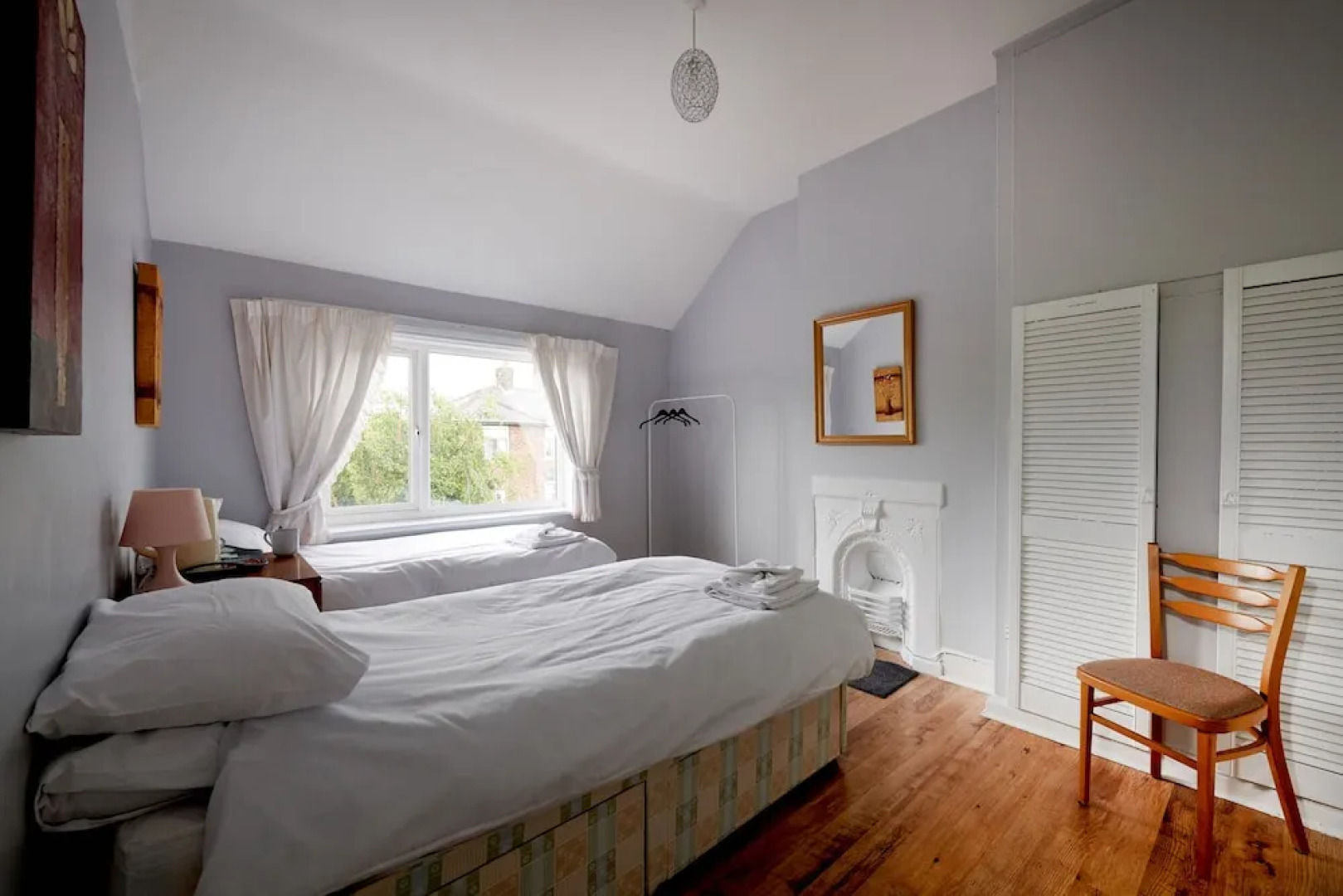 Detached 3 Bed House, Ideal for Long Stays & Pets