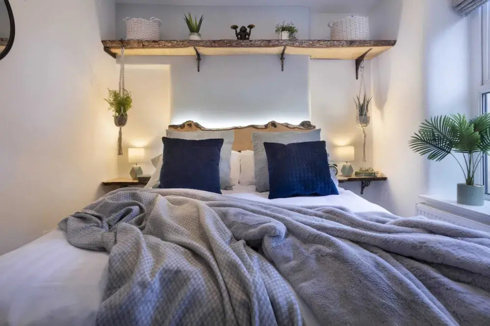 Rosie's Relaxing Escape with Hot Tub