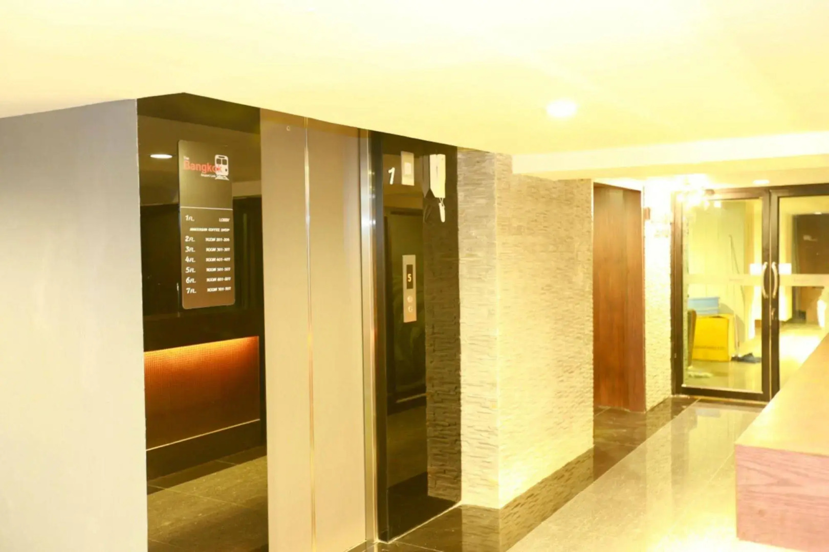 Collection O The Bangkok Airport Link Suite