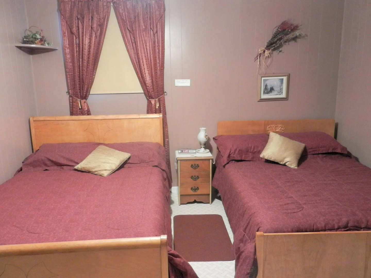 Domaine Joseph Ross Bed and Breakfast