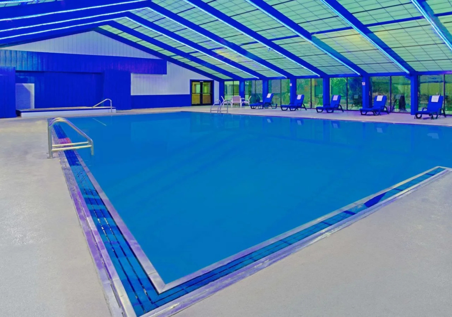 Ramada by Wyndham Waukegan/Great Lakes