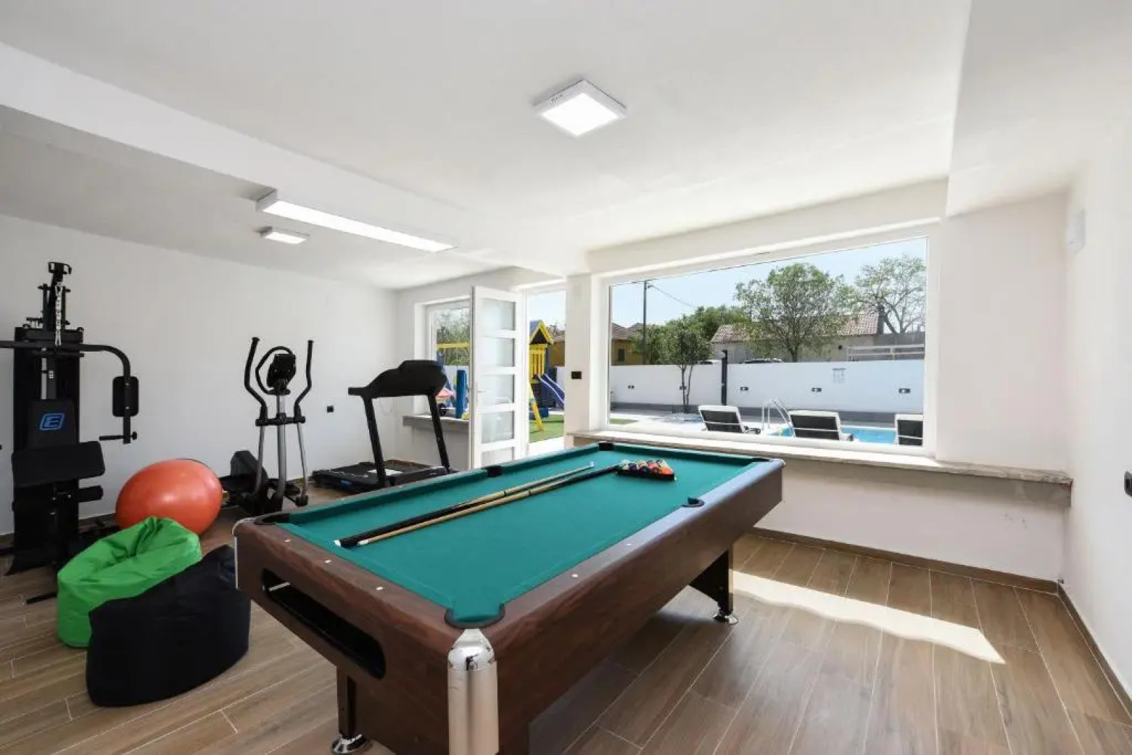 Villa Mare - with HEATED POOL