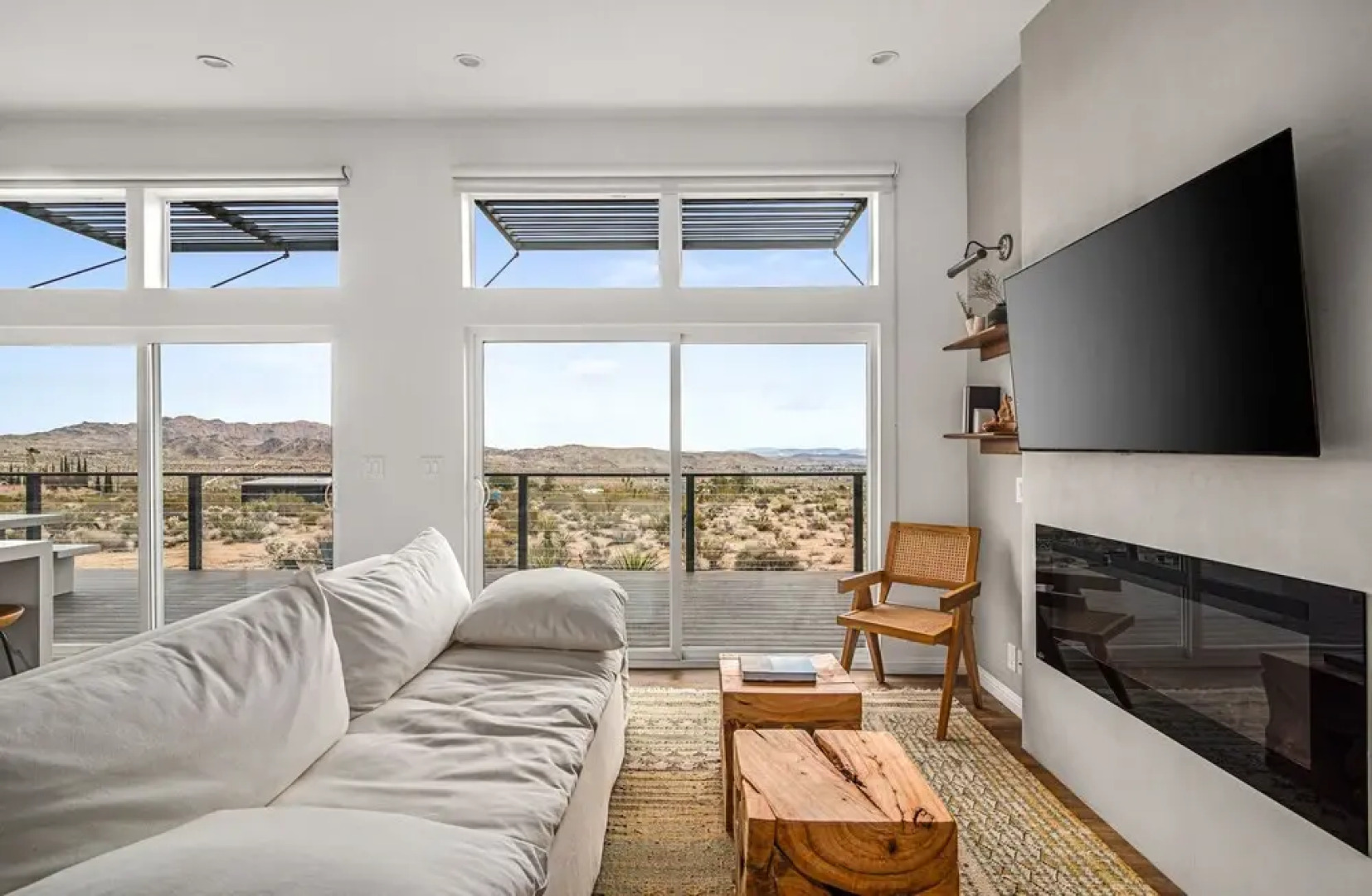 Sagebrush Bungalow - Modern Retreat W/hot Tub, Fire Pit And Bbq! 2 Bedroom Home by RedAwning